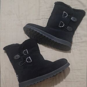 Cozy Black Winter Boots